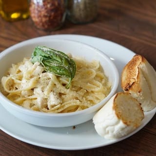 Fettuccine Alfredo Pasta
